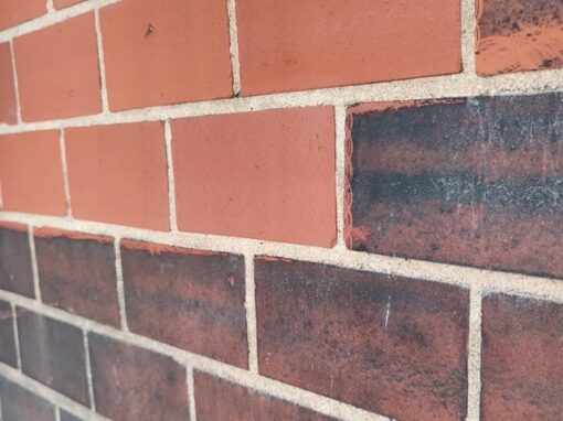 Fachowe mycie elewacji budynków mieszkalnych i komercyjnych Zwiększenie wartości nieruchomości dzięki czystej fasadzie