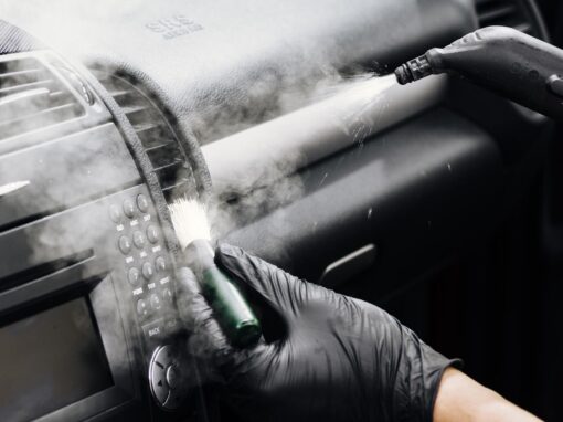 Profesjonalne czyszczenie klimatyzacji samochodowej przy użyciu pary wodnej